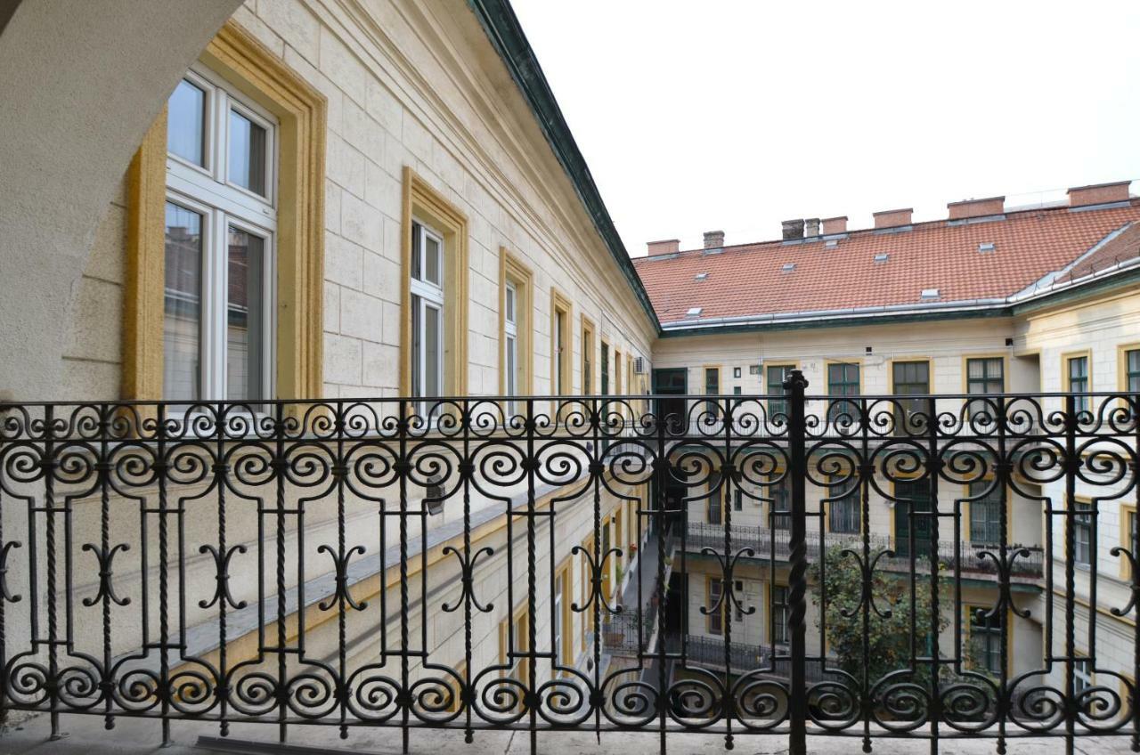 Dohany Residency Inner City Synagogue — Photos 3
